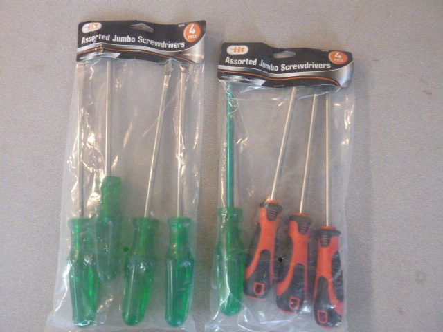 lot 136 image: 2 Packs of iit Assorted Jumbo Screwdrivers