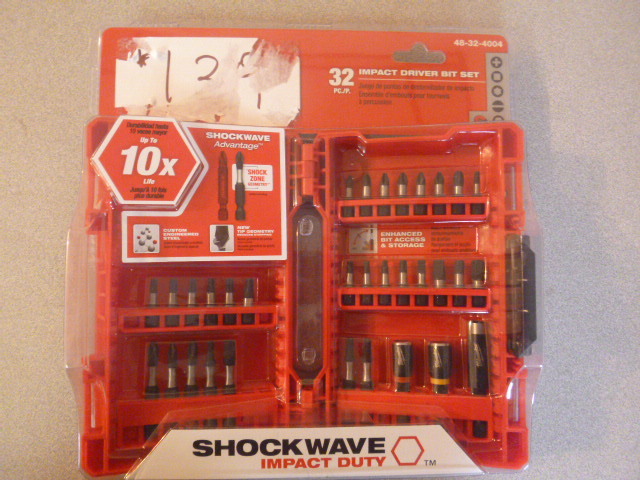 lot 138 image: Milwaukee Shockwave Impact Duty Driver Bit Set