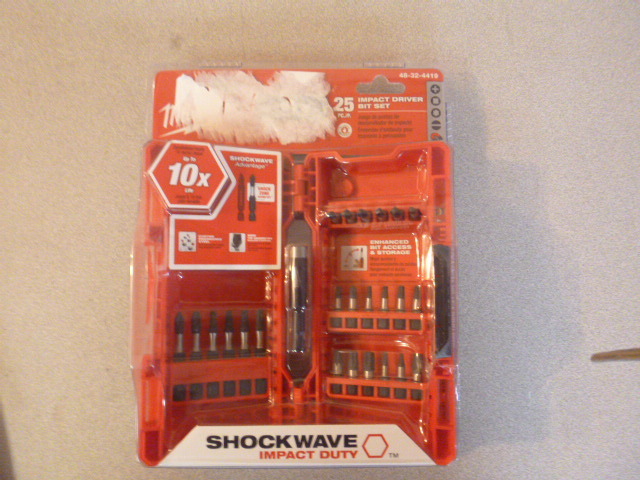 lot 139 image: Milwaukee Shockwave Impact Duty Driver Bit Set