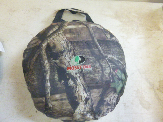 lot 166 image: Mossy Oak Insulated Seat Cushion
