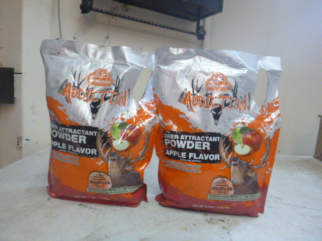 lot 168 image: 2 Bags of Mossy Oak Bio Logic Deer Attractant Powder