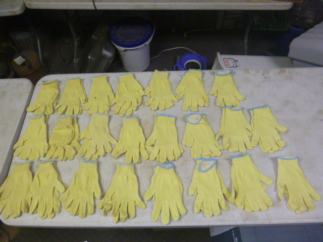 lot 184 image: 24 Pairs of Gloves