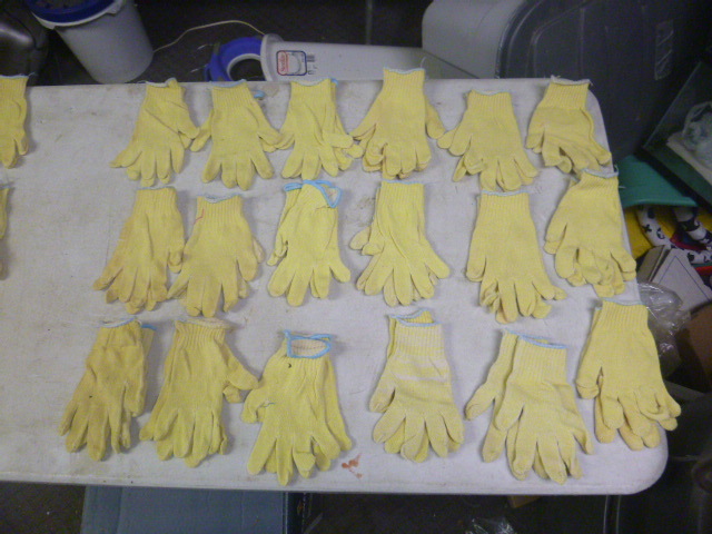 lot 186 image: 24 Pairs of Gloves
