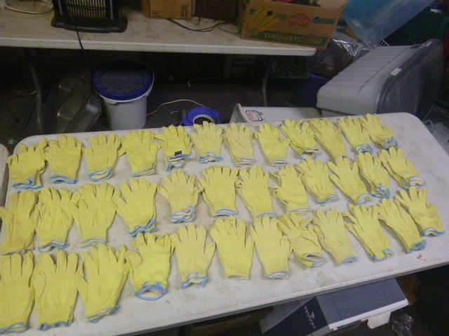 lot 188 image: 36 Pairs of Gloves