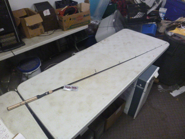 lot 207 image: Shakespeare Ugly Stik Elite Rod