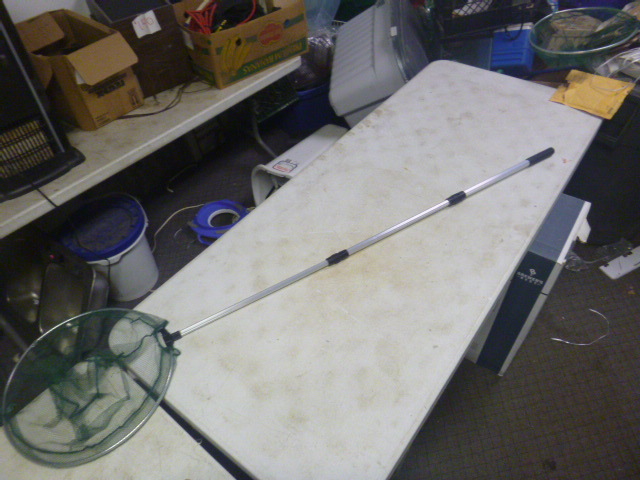 lot 215 image: Telescoping Landing Net