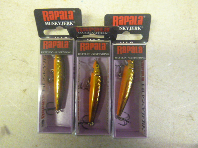 lot 221 image: 3 Rapala Husky Jerk Lures