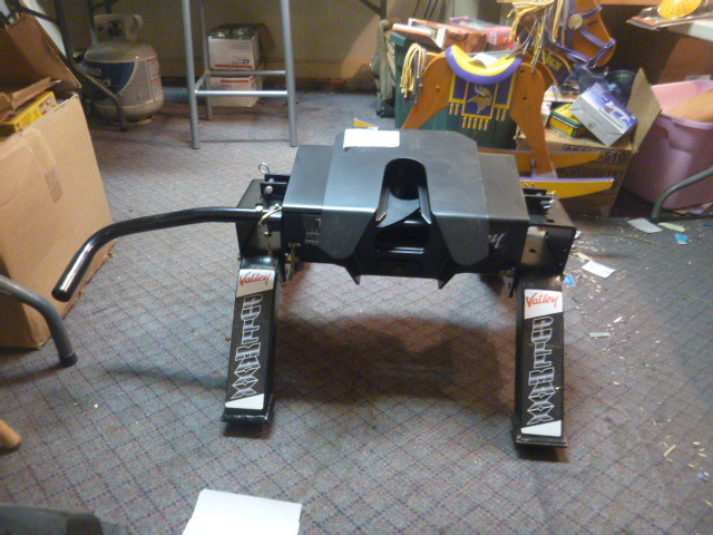 lot 5 image: Valley Pull Maxx 5th Wheel Hitch
