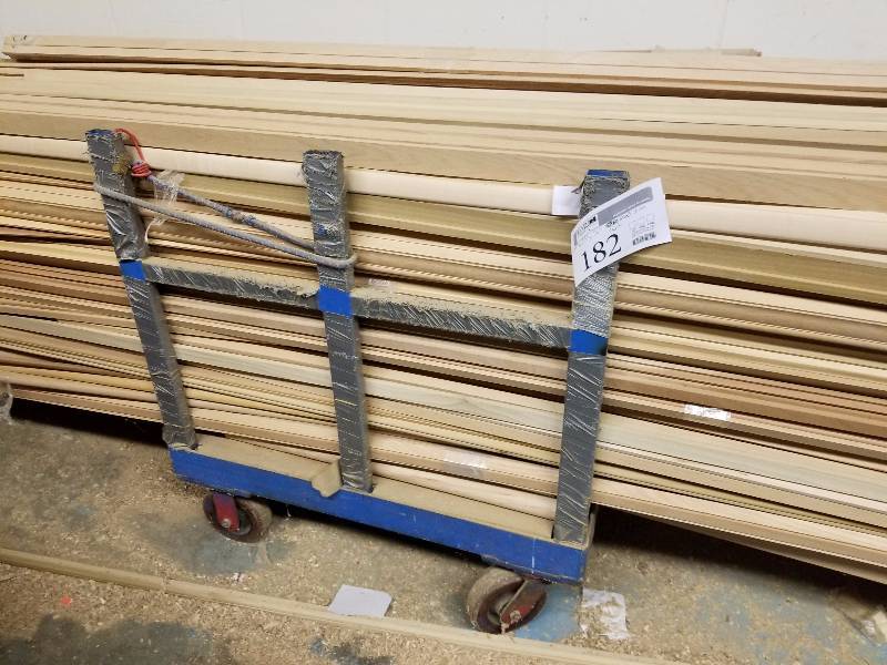 lot 182 image: small metal shot cart
