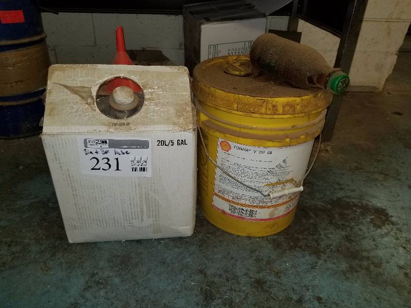 lot 231 image: molding machine lubricant 2 pails