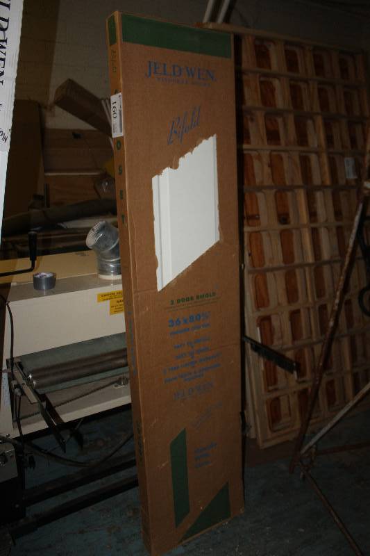 lot 160 image: 2 door bifold 6 panel closet door