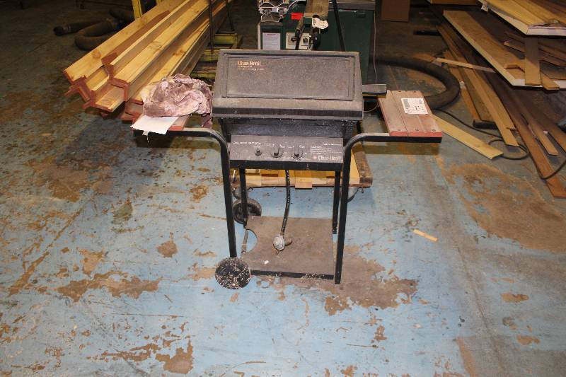 lot 173 image: gas bbq grill