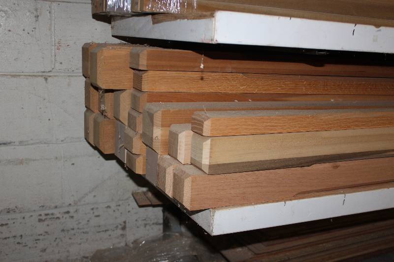 lot 154 image: shelf of Stair newels