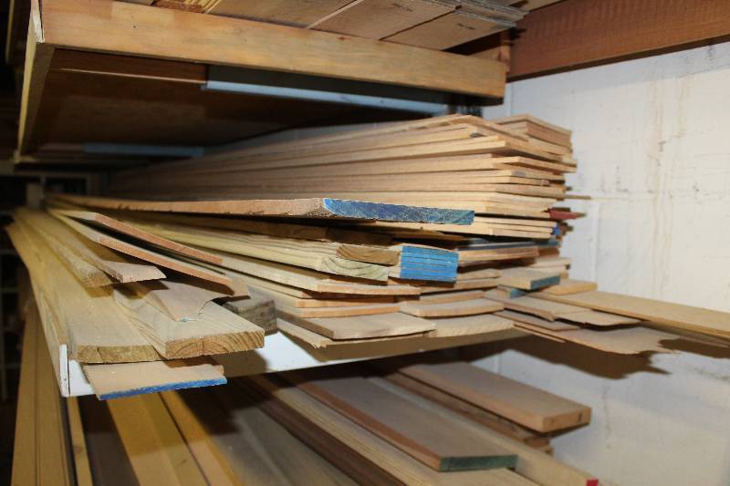 lot 150 image: rough sawn solid veneer