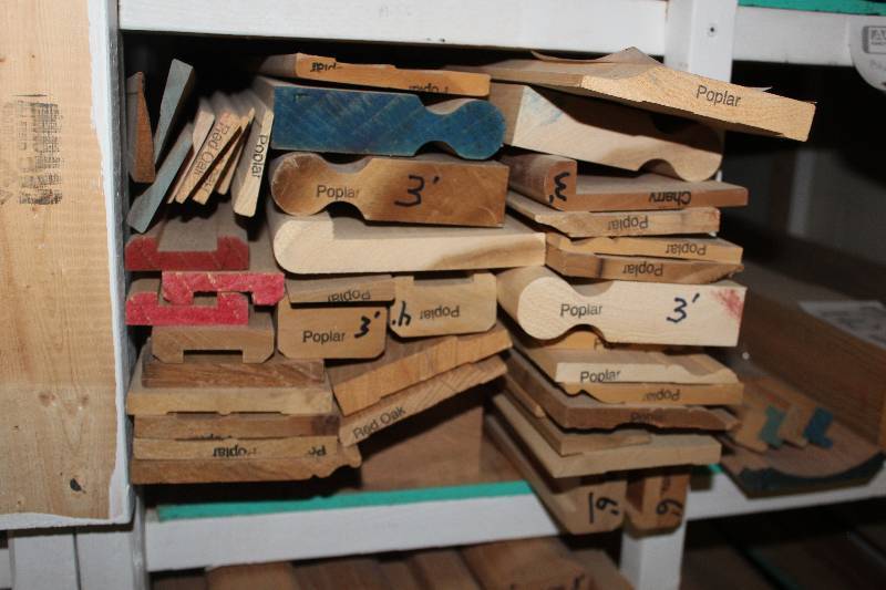 lot 137 image: Shelf of misc. short pieces