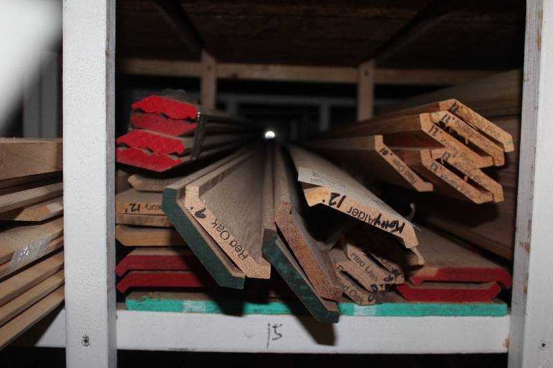 lot 126 image: Shelf of misc. crown