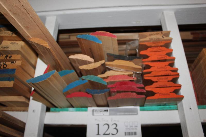 lot 123 image: Shelf of misc. chair rail