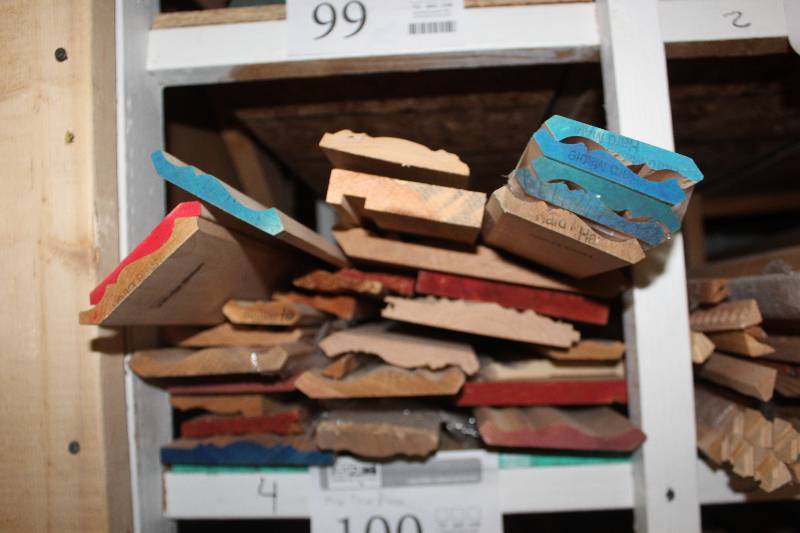 lot 100 image: Shelf of misc. crown