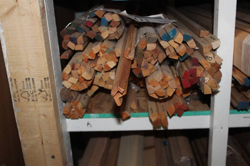 lot 101 image: Shelf of Misc base shoe