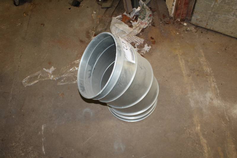 lot 472 image: 14 45 Dust Collection Elbow