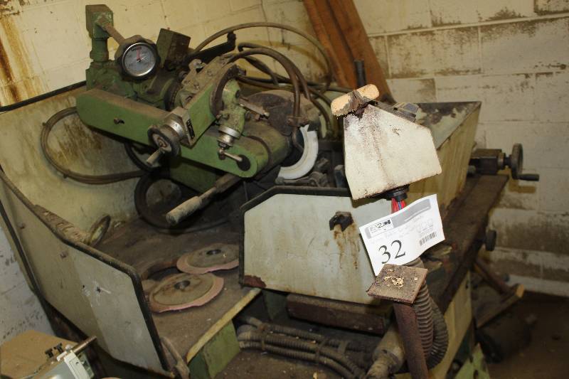 lot 32 image: Weinig Automatic Profile Grinder.