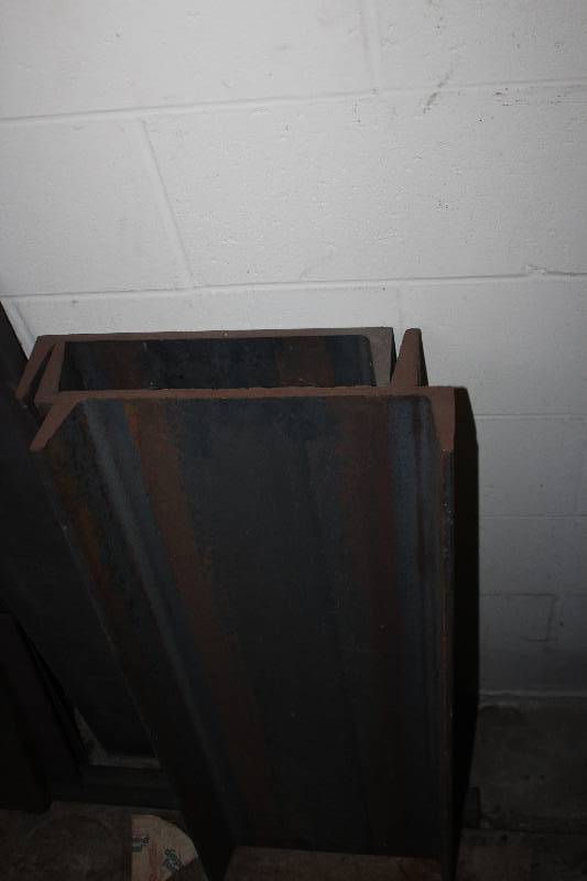 lot 461 image: Large channel iron