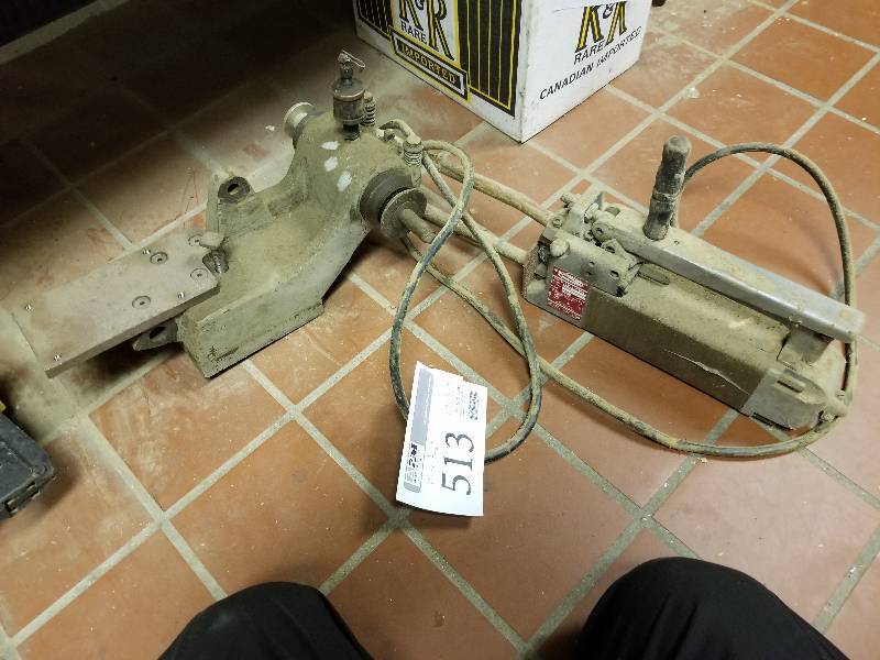 lot 513 image: Dayton Portable Spot Welder
