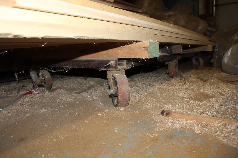 lot 200 image: cart in bay under misc. wood item 199