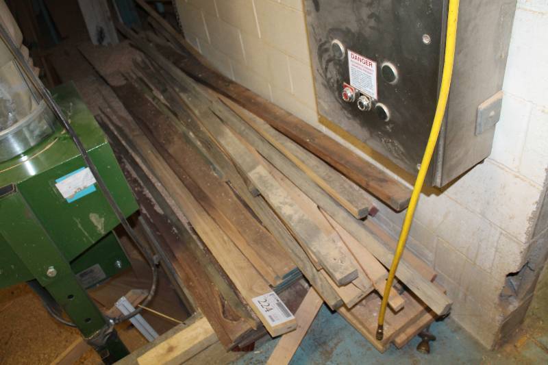 lot 224 image: large lot wood drops