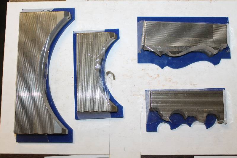 lot 385 image: 2 Cove & 2 Lg Base Cap Profile Knives w Templates