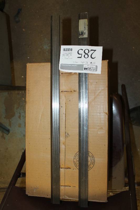 lot 285 image: Lot of HHS Blade Stock