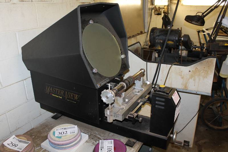 lot 27 image: Suburban Tool 14 Optical Comparator Model MV-14.