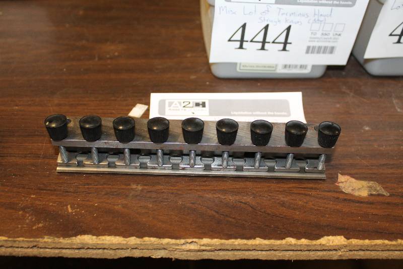 lot 446 image: Terminus Straight Blade Sharpening Jig