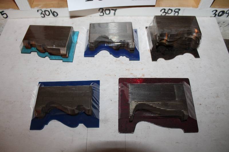 lot 393 image: 5 Chair Rail Profile Knives w Templates