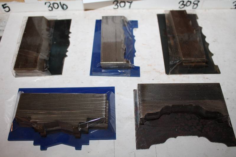 lot 401 image: 5 Symmetrical (Case, Chair Rail) Profile Knives w Templates