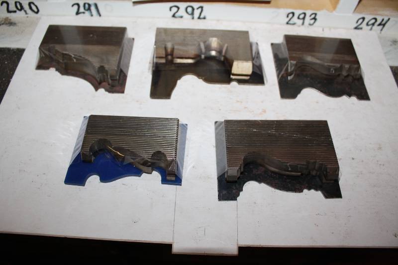 lot 388 image: 5 Symmetrical (Case, Chair Rail) Profile Knives w Templates