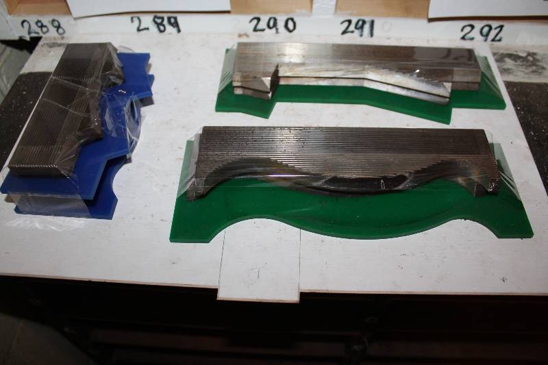 lot 386 image: 2 Bar Rail Profile Knives w Templates