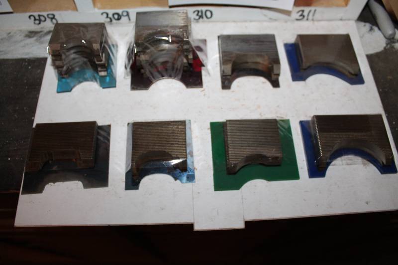 lot 410 image: 8 misc. small profile blades
