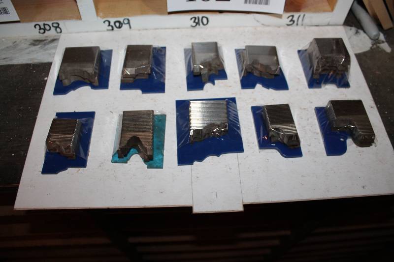 lot 414 image: 10 misc. small profile blades