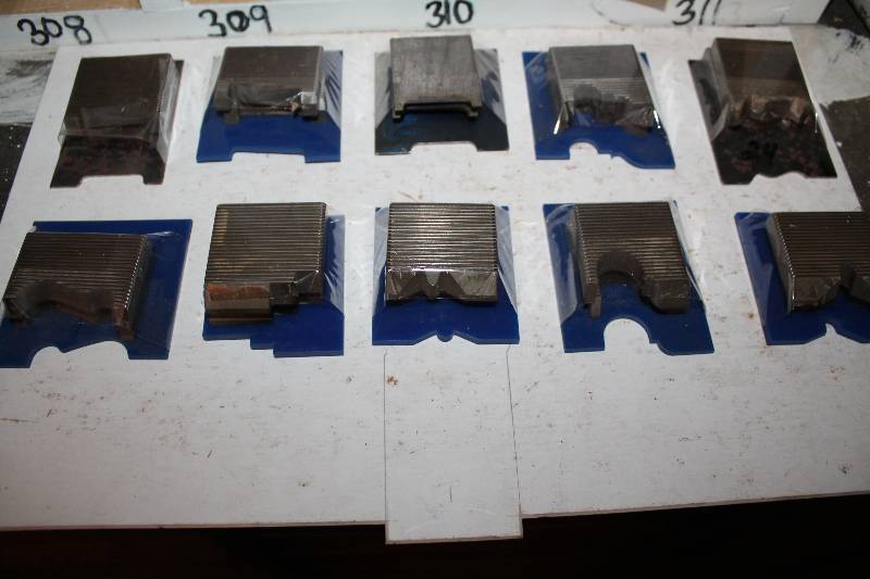lot 415 image: 10 misc. small profile blades