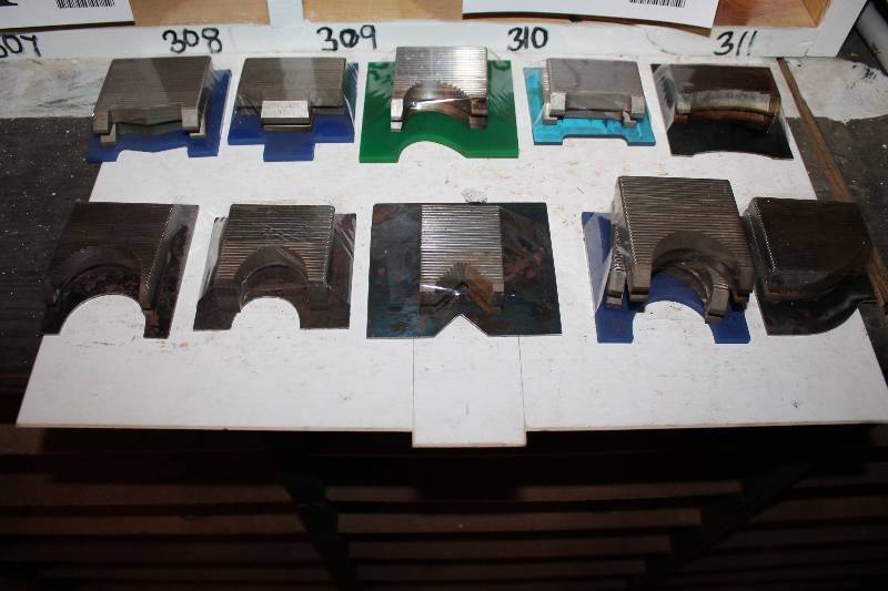 lot 420 image: 10 misc. small profile blades