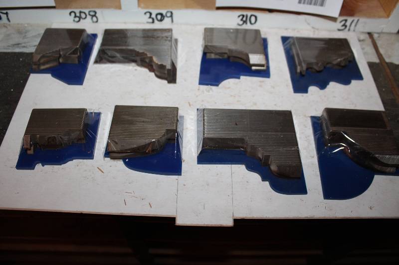lot 422 image: 8 misc. small profile blades