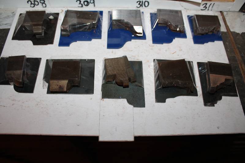 lot 423 image: 10 misc. small profile blades