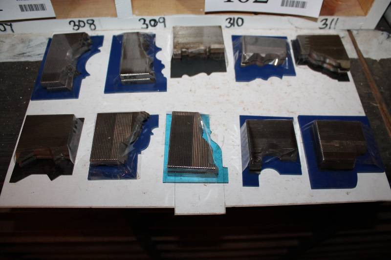 lot 429 image: 10 base cap profile blades
