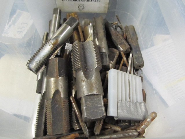 lot 500 image: Lot of misc. Taps