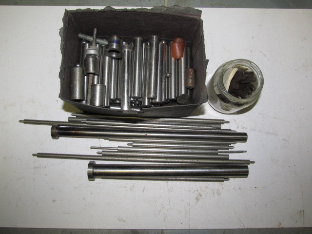 lot 554 image: Lot of Plastic Injection Mold Ejector Pins Various Sizes