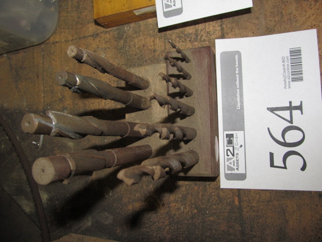 lot 564 image: Misc Lot of Machinist Reamers and HSS drill bits on Board.