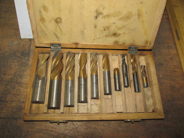 lot 566 image: Set of Milling Machine Cutting Tools