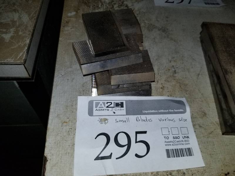 lot 295 image: Lot of HHS Blade Stock