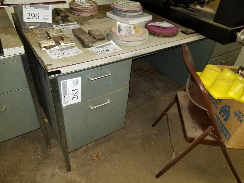lot 283 image: Metal Desk 60 x 30
